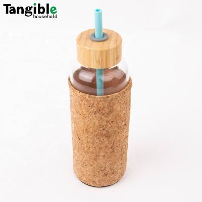 China WITH LID Wholesale Customized Borosilicate Glass 550ml Clear Water Bottle With Cork Cover Lid Bamboo Straw for sale