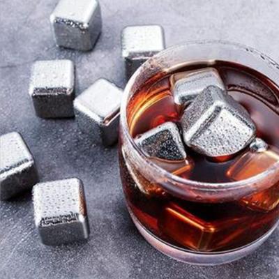 China Custom Viable Premium Gold Colored Gold Colored Metal Stainless Steel Gift Set Whiskey Ice Cube Cooling Stone for sale