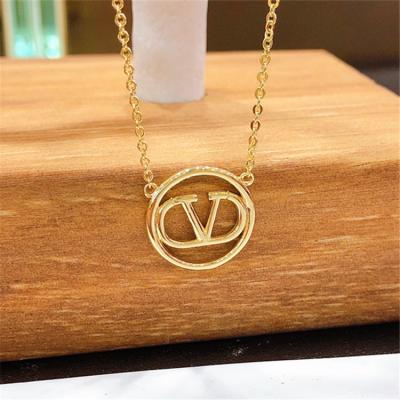 China CLASSIC 2022 New Fashion Clavicle Chain Net Red Gold Plated Korean Jewelry 18K Letter Pendant Necklace For Women Birthday Gift Wholesale for sale