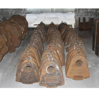 China Jaw Crusher Hammer Crusher Wear Parts Manganese Steel Crusher Hammer With Premium Quality for sale