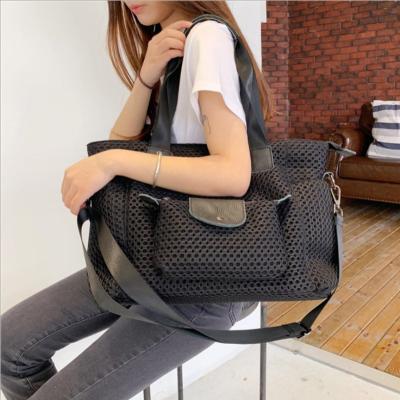 China Large Capacity Fashion Gym Bag Travel Tote Handbags Outdoor Weekender Shoulder Luggage Bags for sale