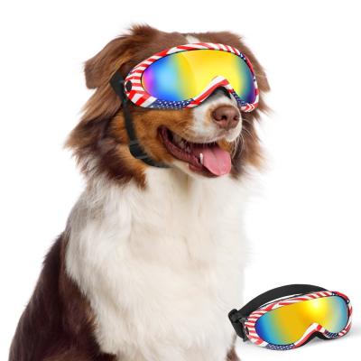 Chine Lentilles de soleil pour chiens Lentilles pour animaux de compagnie Vêtements pour les yeux pour la plage de neige Motocyclette Dog Goggles Race à vendre