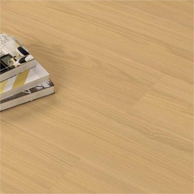 China Modern Environmental Friendly Premium Engineered Hardwood Core Hardwood Oak Scratch Resistant Engineered Wood Flooring for sale