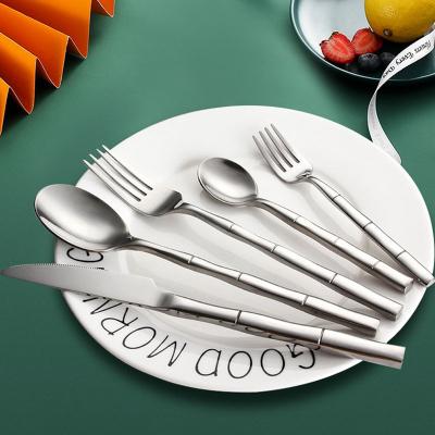 China Sustainable Design Stainless Steel Bamboo Cutlery Set Wedding Silverware Set Knife Spoon Sets for sale