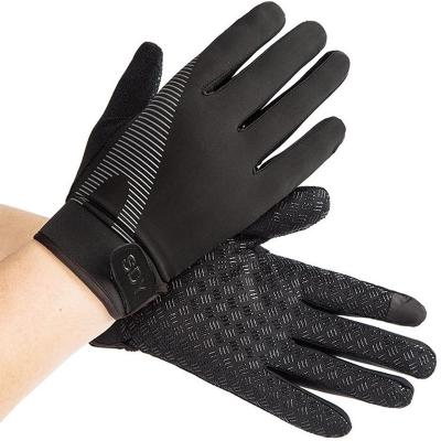 China Checked workout gloves with full palm protection and extra grip for weightlifting training for men and women for sale