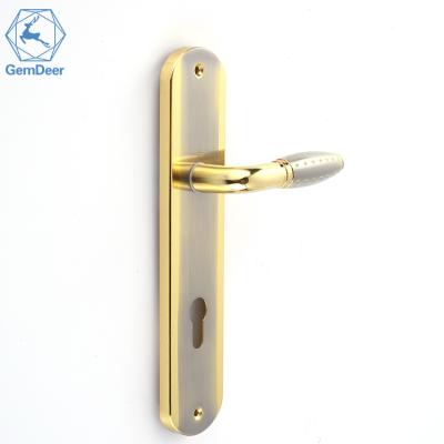 China LARGE SIZE DOOR HANDLE LOCK set ETALIE brand door latch handle iron plate DOOR LOCK aluminum gold color for sale