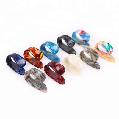 China Popular quality finger celluloid colorful and easy-to-take high-level guitar picks pick factory supply for sale