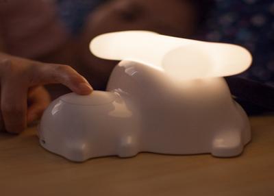 China Las luces llevadas decorativas de la noche del perrito recargable, sensor Dimmable del tacto llevaron la luz de la noche del bebé en venta