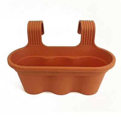 China Wholesale Europe Large Balcony Plant Pots Hanging Garden Indoor Plastic Flower Pot for sale