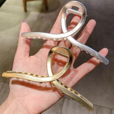 China New Fashion Gold Headwear Vintage Hair Claw Clips Silver Hair Accessories Women Shower Bath Clip for sale