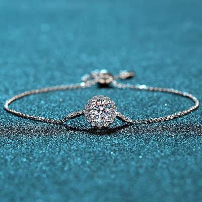 China FASHIONABLE 925 silver women's bracelet 1 carat moissanite bracelet women's temperament jewelry gitf for sale