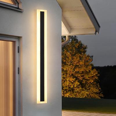 China Minimalist 2022 Polycarbonate Yard Black Iron Long Strip Led Linear Wall Lamp Porch Sconce Wall Spot Light Villa Led Wall Wash Light for sale