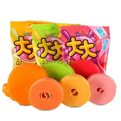 China Fruit flavor magic long crazy roll bubble gum tape candy strip chewing gum for sale