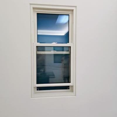 China Dubbel gehard glas vinyl PVC profiel UPVC dubbel opgehangen venster voor veiligheid Te koop