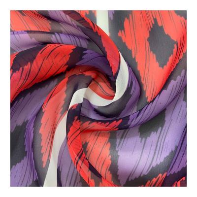 China Anti-static High Quality 100% Digital Printing Silk Fabric Polyester Chiffon Floral Print Fabric For Dress for sale