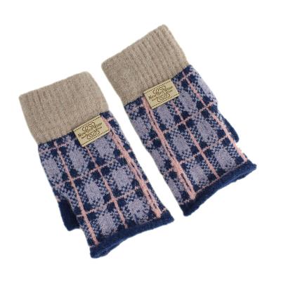 China 2020 viable new design mitten for women warm plaid mitten for women to keep warm mitten for women hot for sale