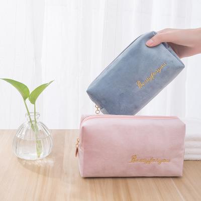 China High quality fashion make up zipper cosmetic bag vegan luxury clear makeup bags velvet make up bag for sale