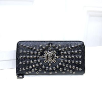 China Waterproof European and American punk cross clutch rivet skull style high quality leather purse wholesale 2021 new style men's long wallet for sale