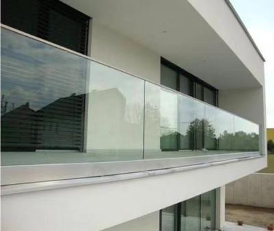 China Custom Glass Railing System with Space Saving Design and Easy Installation for sale