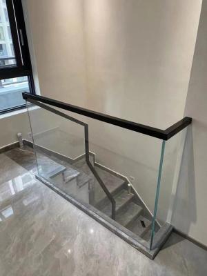 China Customisation Friendly Handrail Glass Balustrade System with Space Saving Design for sale