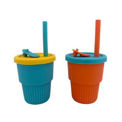 China DL231 300ml Promotional Gifts Collapsible Silicone Water Cup With Silicone Straw for sale