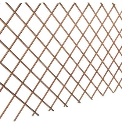 China Sustainable Expandable Willow Lattice Fence Panel For Plants Climbing Vine Ivy Rose Cucumbers Clematis for sale