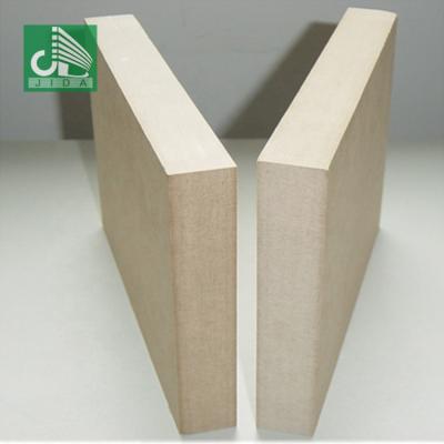 China Moisture proof RAW MDF board 30mm E0/E1/E2/CARB P2 design green MDF raw board made in china for sale