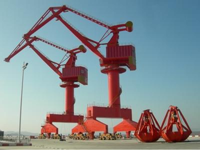 China Port Shipbuilding Crane Lifting Equipment , Harbour Portal Crane 500 Ton for sale