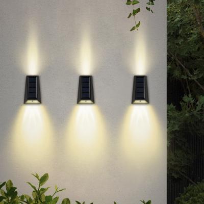 China Solar Garden Wall Light Outdoor Decoration for Garden Yard Through Wall Light Light for sale