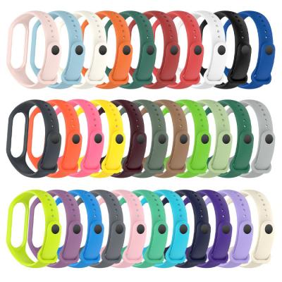 China Beautiful MI band 7 soft silicone 22mm universal custom nfc 14mm 20mm everyday use straps for smart watch for sale