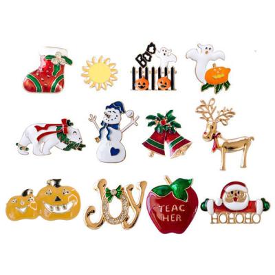 China Custom Wholesale Cartoon Gost Pumpkins Gifts Shape Metal Crafts Bag Clothing Metal Funny Halloween Pin Brooches for sale