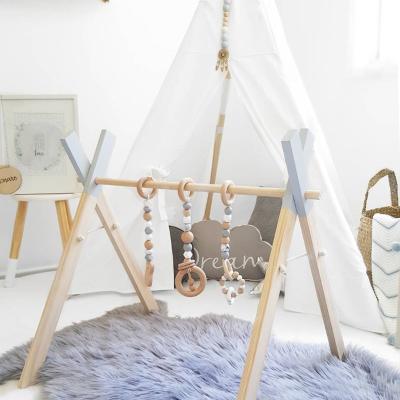 China With Wooden Crochet Doll Activity Baby Fitness Frame Toys Play Mat Beech Play Gym With Hanging Crochet Dolls à venda