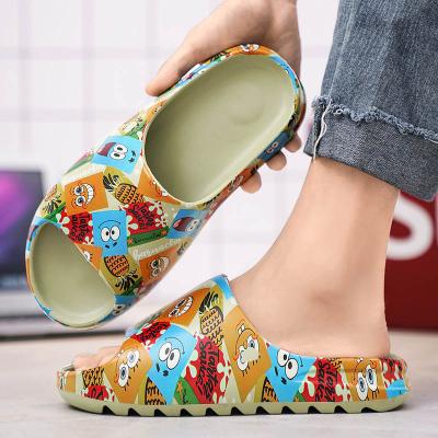 China Fashion Trend Zapatillas de hombre Wholesale Summer Yeezy Shoes Bubble Slips EVA Light Weight Print Yezzy Slipper Yeezy Slips Drop Shipping for sale