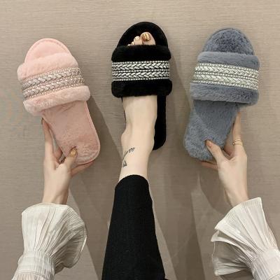 China Fashion Trend Fashion Designs Women's Slipper Slides Solid Colors Wholesale Women's Diamond Fur Slides For Women Slipper for sale