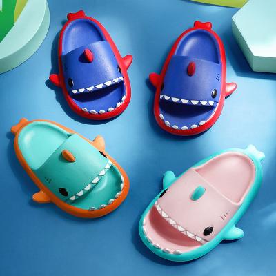 China Cute Colors Shark Slippers Eva Cartoon Kids Slippers Outdoor Baby Sandals And Slippers Baby Slippers Lightweight New For Children for sale