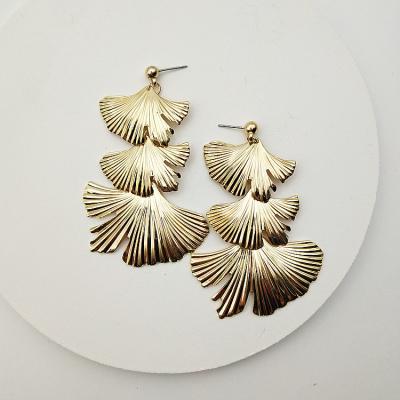 China Hot Selling TRENDY Fashion Exaggerated Popular Alloy Helix Shaped Earrings Leaf Stud Earrings Women for sale