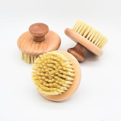 China EXFOLIATING High Quality Customized Exfoliating Scrub Natural Plant Round Small Handle Shape Sisal Hair Wooden Bath Brush for sale