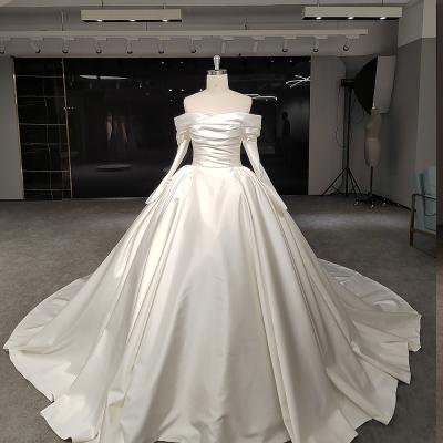 China Baiyi Anti-Static Simple Folds High Quality Satin Girls Wedding Dress Formal Dresses With Big Train Vesti De Novia for sale