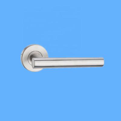 China Traditional stainless steel lever handle on round rose good quality escutcheon for sale