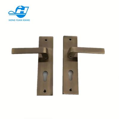 China Traditional antic brass color square plate with zinc handle used for interior wood door for sale