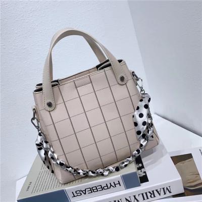 China 2021 New Fashion Handbag Women Handbag Geometric Design Hot Selling Multi Functional Handbag for sale