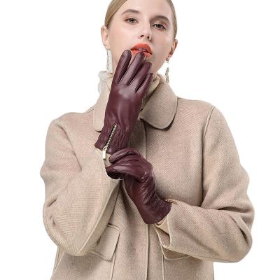 China Simple Wholesale Woman Winter Sheepskin Leather Gloves Ladies Keep Warm Glove for sale