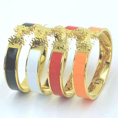 China CLASSIC Charm Gold Plated Stainless Steel Woman Bangle Bracelet Jewelry Anklets for sale