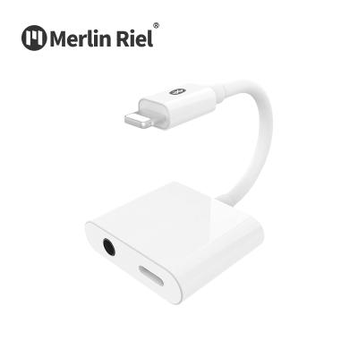 China Mini Merlin Riel portable 2 in 1 aux audio splitter. Dual Jacks Earphone Adapter Charger Case For Iphone 7/7plus/8/8plus/xs Max/11 pro for sale