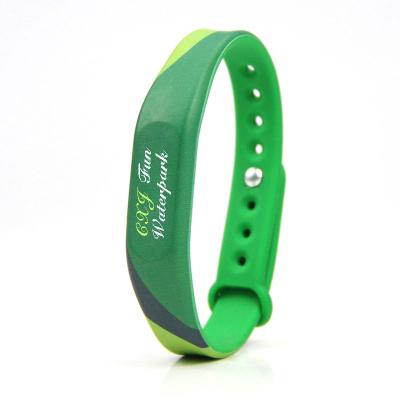 China Colorful waterproof/waterproof PLUS X 2K wristband rfid silicone13.56mhz ev2 4K wristband rfid wristband cashless payment for sale