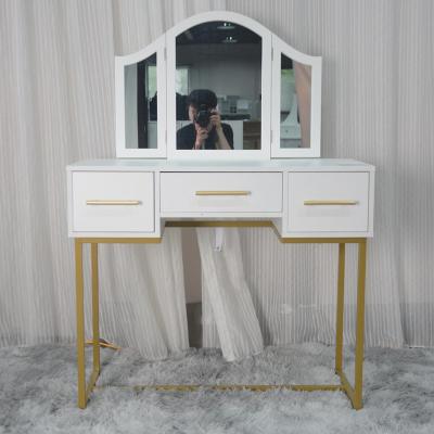 China Expansive Mirror Girls Dressing Table With Mirror Drawers And Modern European Make Up Dressing Table for sale