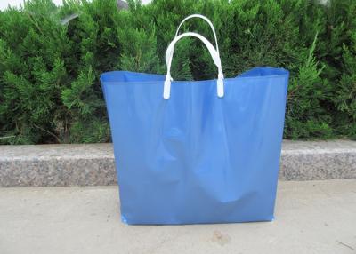 Chine Le cadeau en plastique de gousset inférieur bleu met en sac la résistance d'eau de surface de lustre à vendre