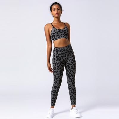 China 2021 High Quality Breathable Women Recycled Fabric Yoga Set Comfortable Leopard Yoga Set And Leggings Two Piece Yoga Set for sale