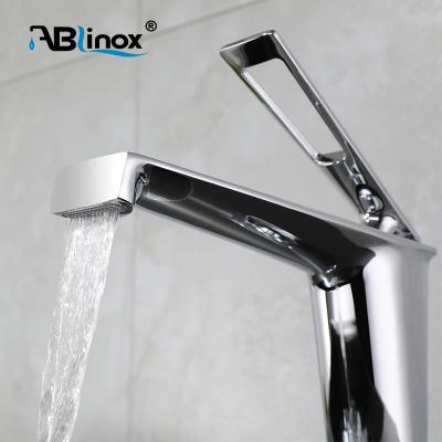 China Metered Casting Faucets Stainless Steel Basin Bath Faucet for sale