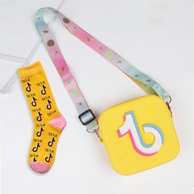 China Fashion Kids Silica Gel Bag Mini Coin Purse Baby Tik Tok Girls Kids Clips Socks Matching Purse For Kids for sale